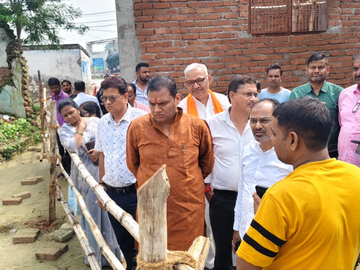 प्रतापगढ़ में हादसे के बाद पीड़ित परिवार से मिला कायस्थ महासभा का प्रतिनिधिमंडल