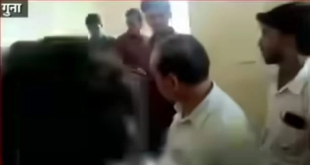 आरोन स्कूल में छात्राओं से जुड़ी शिकायत पर कलेक्टर सख्त, अधिकारियों को जांच और कार्रवाई के निर्देश