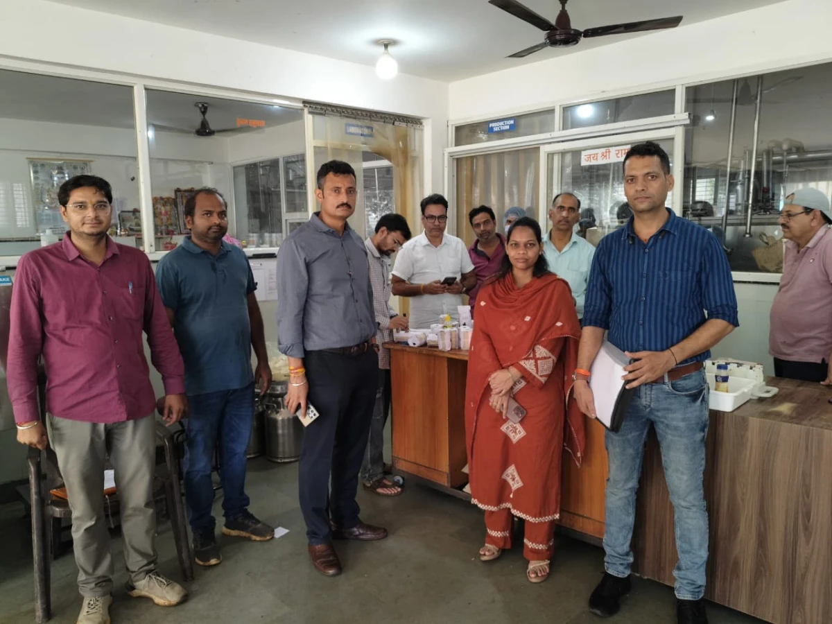 संयुक्‍त कार्यवाही में मावा, पनीर सैम्‍पलों के साथ घरेलू सिलेण्‍डर भी जब्‍त’