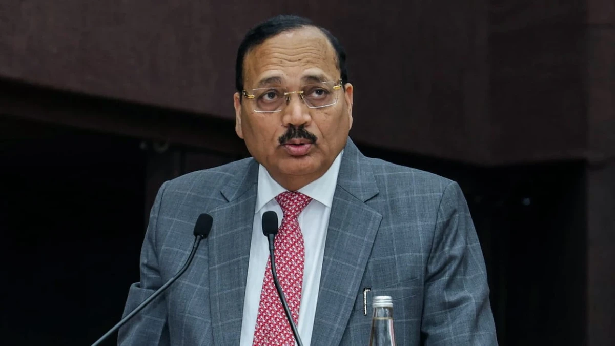 CJI सूर्यकांत को दीक्षांत समारोह में बुलाने पर छात्रों का विरोध, बोले- संवैधानिक मूल्यों से मेल नहीं खाता फैसला