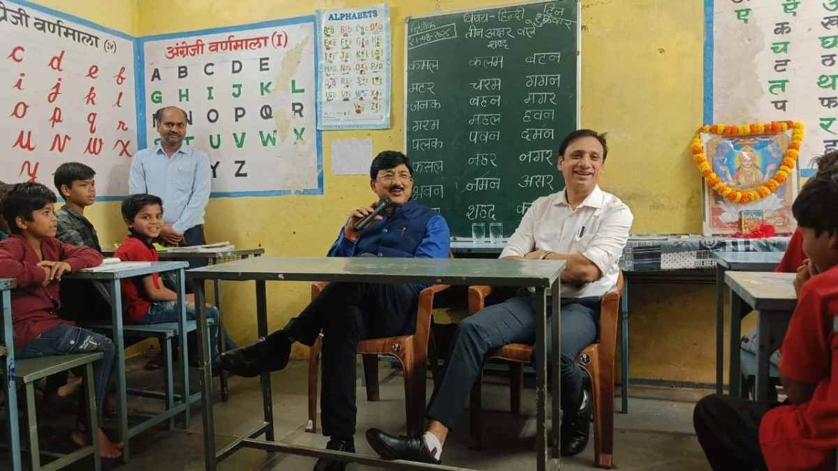 पढ़ाई के साथ अपनी संस्कृति और परंपराओं की पहचान बनाए रखें - कलेक्टर