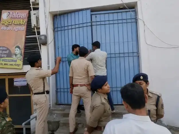 SEX RACKET BUSTED IN ARA