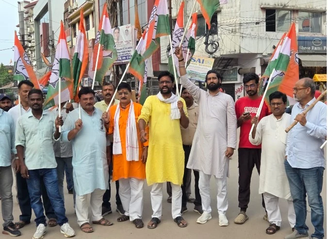 CONGRESS PROTESTED INSULT OF KHARGE