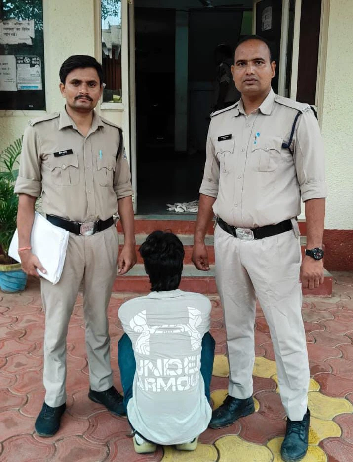 इंस्टाग्राम पर नाबालिग से दोस्ती, वीडियो कॉल से आपत्तिजनक सामग्री बनाकर वायरल करने वाला आरोपी सीकर से गिरफ्तार