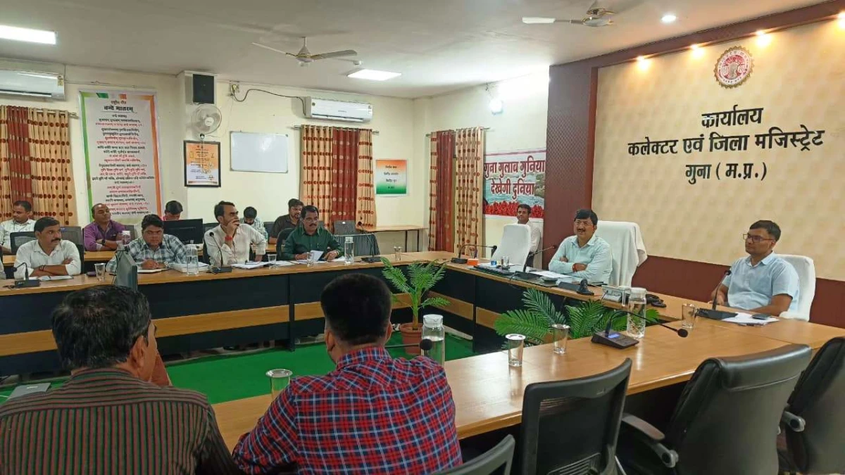 स्वच्छता व्यवस्था में सुधार केवल औपचारिकता नहीं, बल्कि परिणाम भी दिखाई देना चाहिए - कलेक्टर