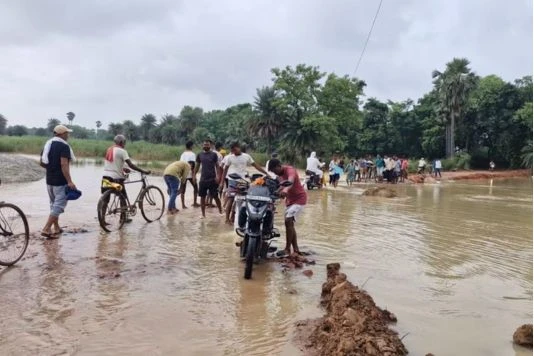 DIVERSION AGAIN SUBMERGED