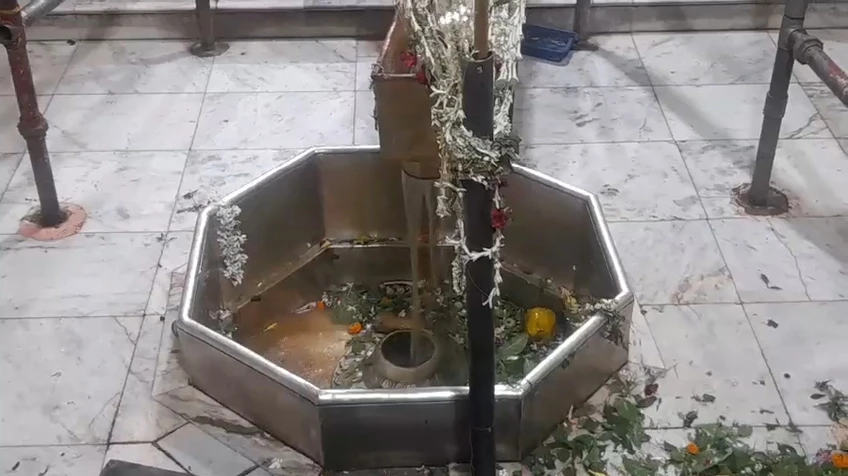 गरीबनाथ मंदिर में उमड़ा आस्था का सैलाब, पूरा नगरी गूंज रहा हर-हर महादेव : आज है दुर्लभ संयोग