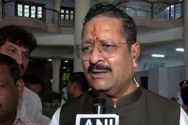 कर्नाटक: MLA यत्नाल का मंत्री जमीर अहमद पर बड़ा आरोप, कहा- राष्ट्रीय ध्वज और स्वतंत्रता दिवस समारोह का किया अपमान