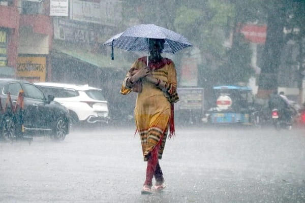 दिल्ली-एनसीआर में बूंदाबांदी, यलो अलर्ट जारी; अगले छह दिन ऐसा रहेगा मौसम
