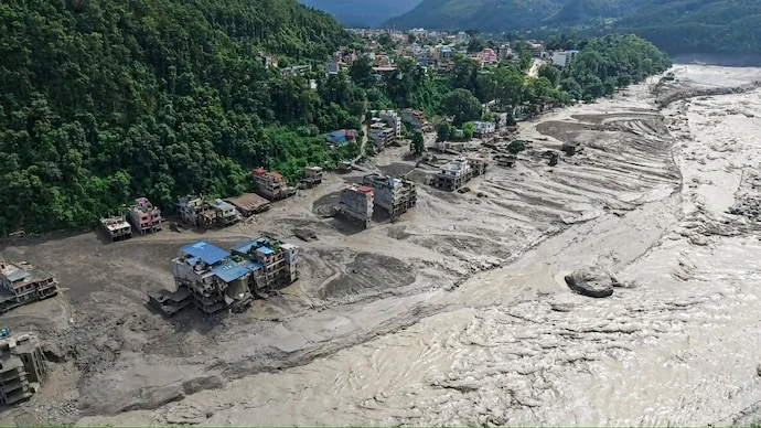 नेपाल बाढ़ में मृतकों का आंकड़ा 175 तक पहुंचा, सैकड़ों लापता; मदद के लिए दुनिया ने बढ़ाए हाथ