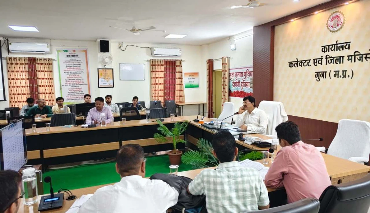 सामाजिक न्याय योजनाओं की कलेक्टर ने की समीक्षा, 20 नवंबर को होगा कन्या विवाह-निकाह सम्मेलन