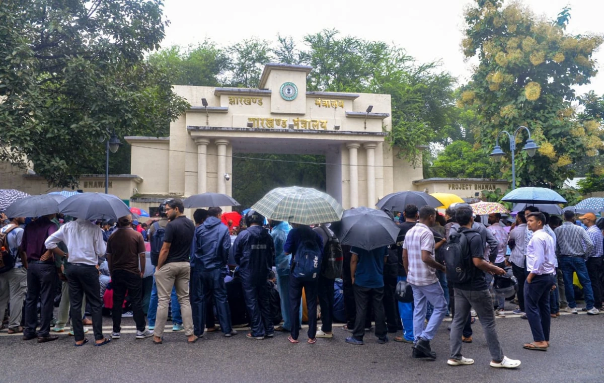 JSSC-CGL समेत 22 भर्ती परीक्षाएं रद्द होने पर भड़के सफल अभ्यर्थी, झारखंड सचिवालय में घुसे; सरकार से फैसले की वापसी की मांग