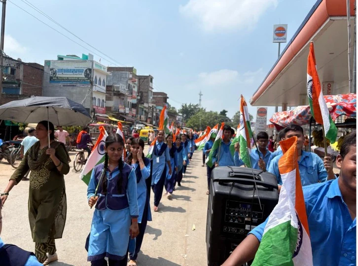 ONE-TWO-THREE-FOUR-VICOTRY TO MOTHER INDIA SLOGANS RENTED THE AIR