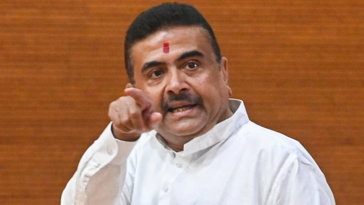 CM शुभेंदु अधिकारी के हेलिकॉप्टर की इमरजेंसी लैंडिंग, खराब मौसम के चलते फुटबॉल मैदान में उतारा गया चॉपर