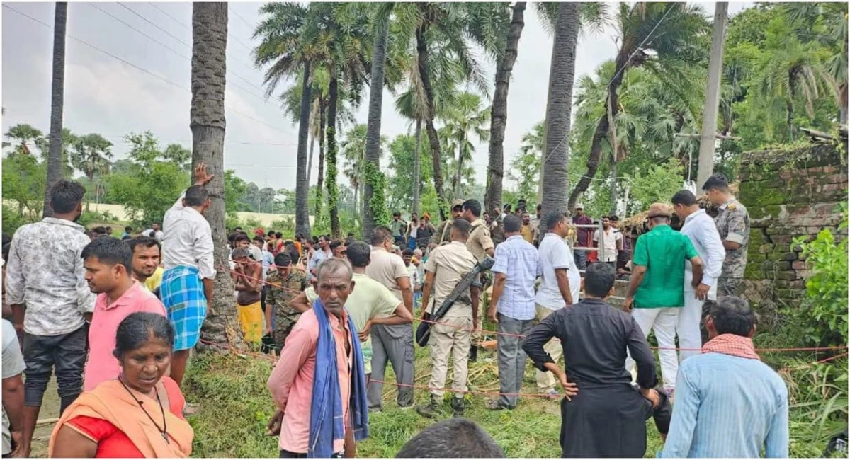 बिहार में जहरीली गैस से चार लोगों की मौत की आशंका, कुएं से शव निकालने उतरा जवान भी बेहोश