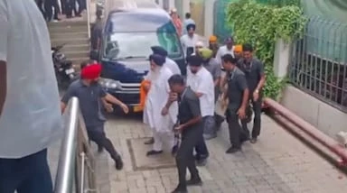 सुखबीर सिंह बादल पर नांदेड़ में निहंग ने किया हमला, हाथ में लगी चोट; सीएम फडणवीस ने दिए जांच के आदेश