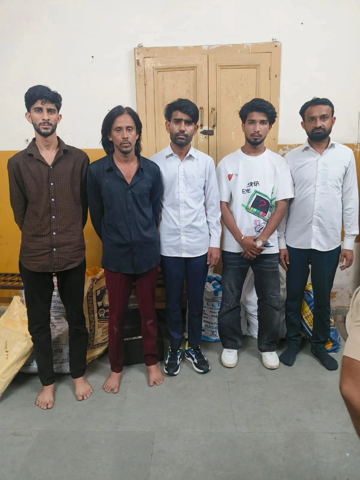 कोटा में साइबर ठगी के 3 कॉल सेंटरों का खुलासा, मास्टरमाइंड समेत 5 गिरफ्तार; 57 युवतियां मिलीं