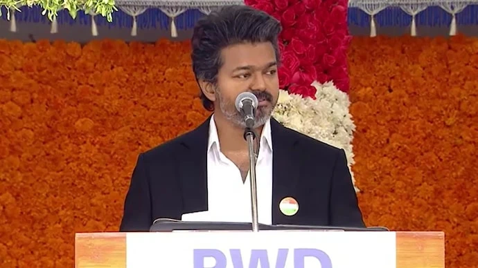 कर्नाटक के जंगल में तीन लोगों की मौत पर विवाद, तमिलनाडु के मुख्यमंत्री विजय ने उठाए सवाल; मजिस्ट्रेट जांच के आदेश