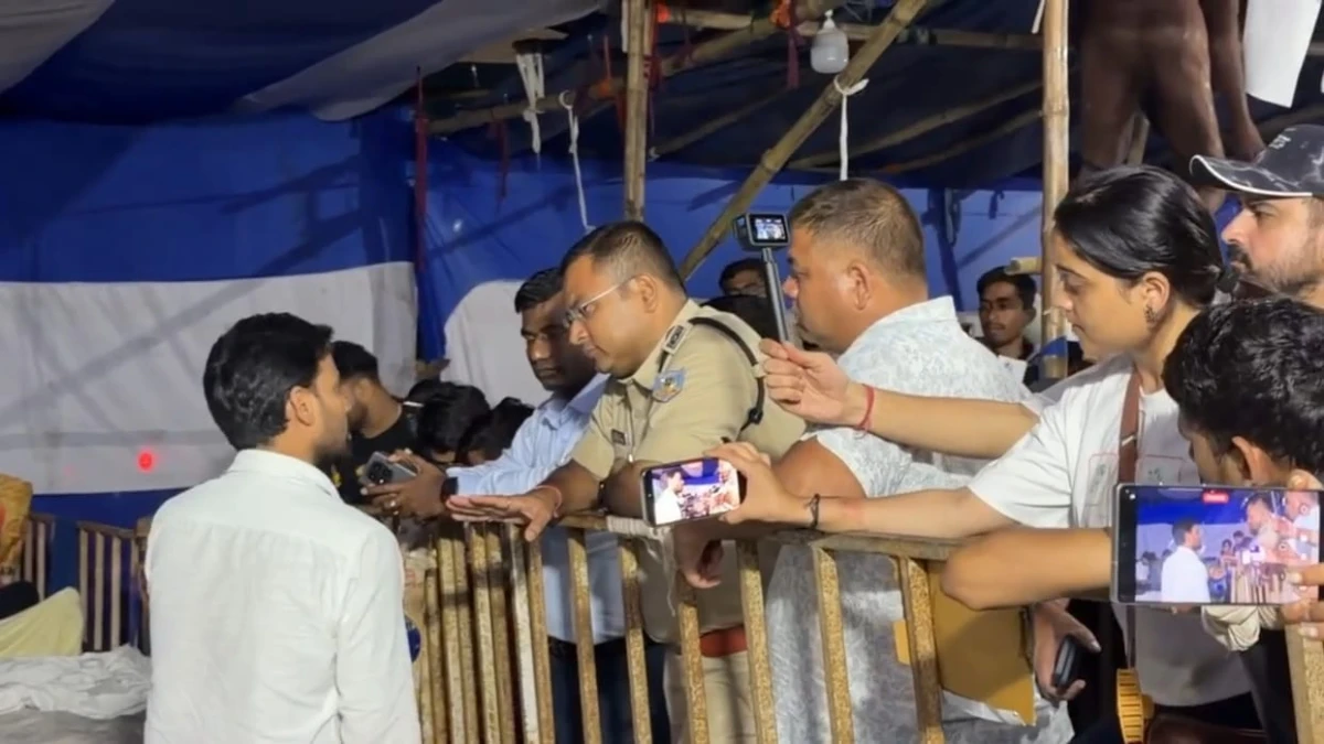 रांची में आधी रात छात्रों का धरना खाली कराने पहुंचा प्रशासन, भाजपा नेताओं के पहुंचने के बाद लौटी टीम