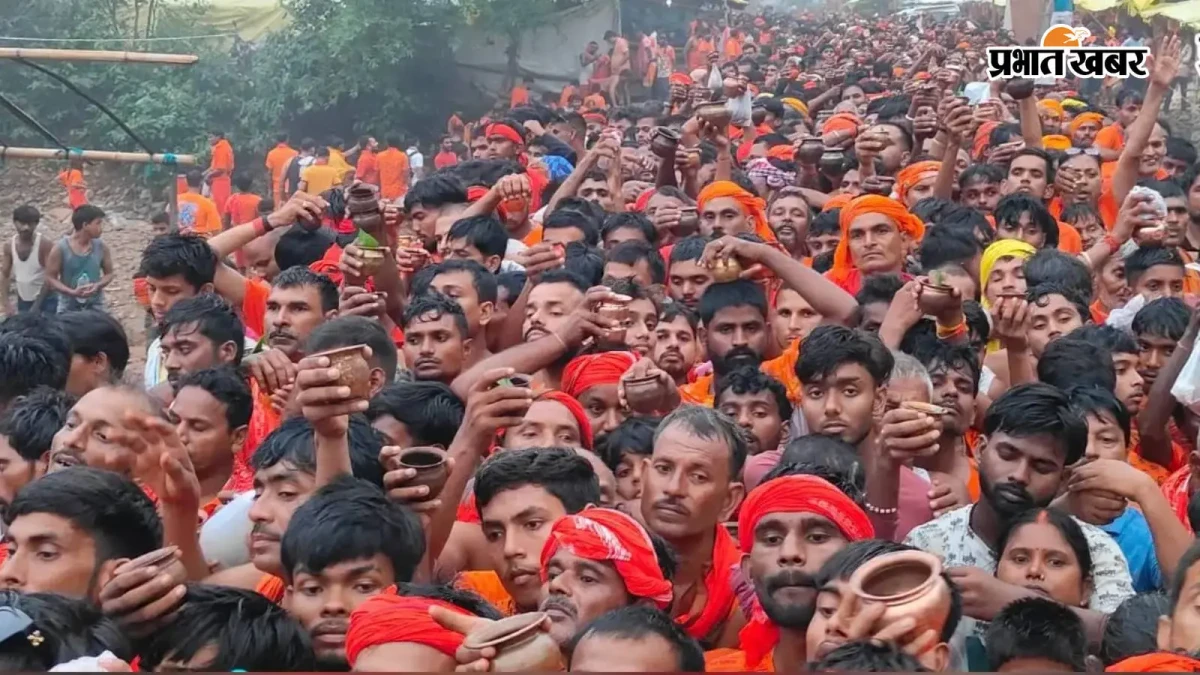 THREE KANWARIYAS DIED FALLING INTO A GORGE