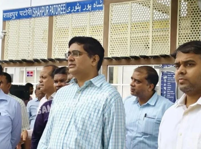 ट्रेन 1 घंटे 24 मिनट लेट, 75 छात्रों की परीक्षा पर संकट; डीआरएम की स्पेशल ट्रेन बनी उम्मीद की सवारी