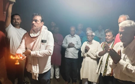 भगवान चित्रगुप्त मंदिर में भव्य महाआरती, मंदिर के विकास के लिए दानदाताओं ने बढ़ाया सहयोग का हाथ