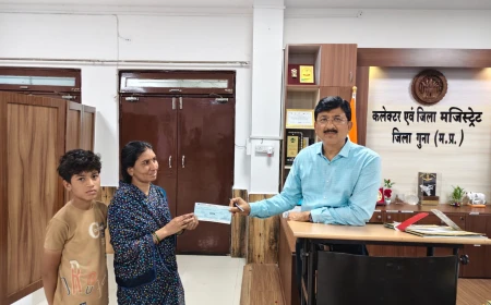 कलेक्टर ने रेडक्रॉस के माध्यम से जरूरतमंद को प्रदान की आर्थिक सहायता