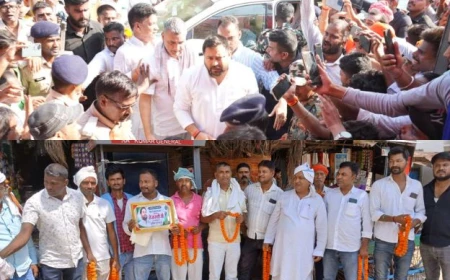 TEJASHWI YADAV ACCORDED WARM WELCOME