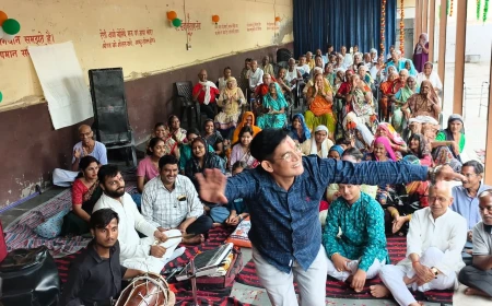 सावन में वृद्धाश्रम में गूंजा हर-हर महादेव, शिव पार्वती विवाह प्रसंग से भाव-विभोर हुए बुजुर्ग