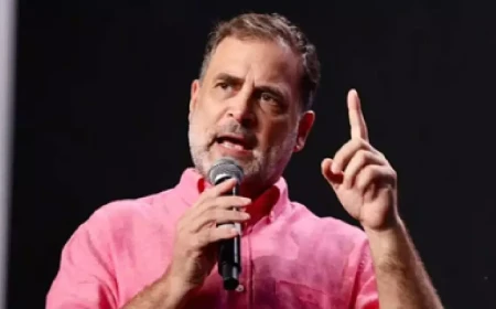 राहुल गांधी का अमित शाह पर हमला, बोले- 20 दिन से संसद नहीं आए, छात्रों पर कार्रवाई की जिम्मेदारी तय हो