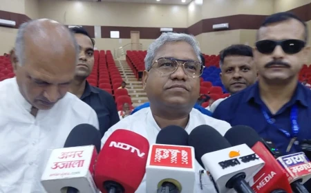 बिहार राजनीति: ‘पहले चिराग इस्तीफा दें, हम पीछे-पीछे चलेंगे’, आरक्षण विवाद पर संतोष सुमन का पलटवार