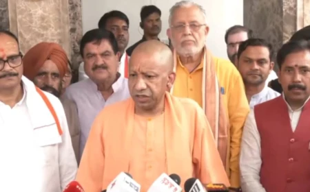 राम मंदिर चढ़ावा प्रकरण पर सीएम योगी का विपक्ष पर हमला, बोले- साधु-संत दोषी नहीं, सनातन का अपमान कर रहे हैं विपक्षी दल