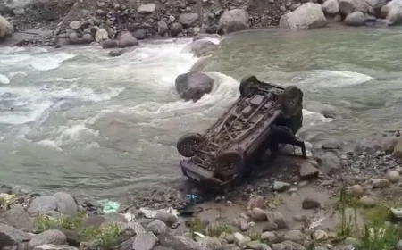 मनाली में दर्दनाक सड़क हादसा, मनालसू नाले में गिरी जिमनी; दो युवकों की मौत, तीन घायल