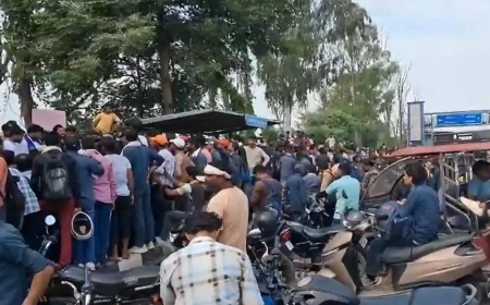 सफाई कर्मचारी की हत्या के विरोध में खिचड़ीपुर बस स्टैंड पर जुटे कर्मचारी, न्याय की मांग; पुलिस बल तैनात