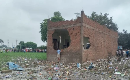 कौशाम्बी में पटाखा फैक्टरी में भीषण आग, धमाकों से दहला मनौरी बाजार; नौ की मौत, कई की हालत गंभीर