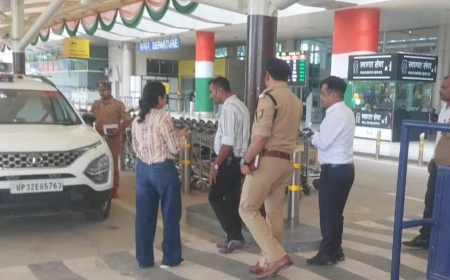 बाबतपुर एयरपोर्ट पर चेकिंग के दौरान लाइसेंसी पिस्टल से चली गोली, दो सुरक्षा कर्मी घायल