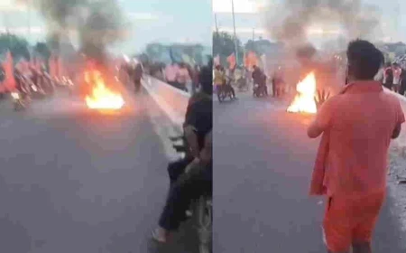 चलती मोटरसाइकिल में लगी आग, कांवड़ियों ने समय रहते उतरकर बचाई जान