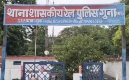 दयोदया एक्सप्रेस में महिला यात्री का पर्स पार, दो मोबाइल और नगदी सहित 58 हजार का माल पार