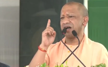 सीएम योगी का कांग्रेस-सपा पर हमला: बोले- एन्सेफलाइटिस बीमारी नहीं, बीमार मानसिकता थी