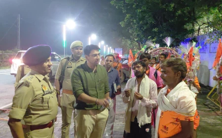 कांवड़ श्रद्धालुओं के बीच पहुंचे डीएम-एसपी, जाना हालचाल, सुरक्षित यात्रा का दिया संदेश