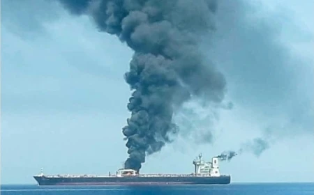 ईरान ने होर्मुज में फिर दिखाई ताकत, ADNOC पोत पर हमला
