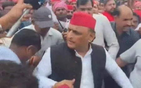 जनेश्वर मिश्र जयंती पर सपा का शक्ति प्रदर्शन, अखिलेश बोले- PDA में 'P' का मतलब पंडित, 2027 में बदलाव तय