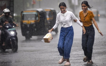 यूपी में फिर बदलेगा मौसम: 48 घंटे में बढ़ेगा कम दबाव का असर, इन जिलों में भारी बारिश का अलर्ट