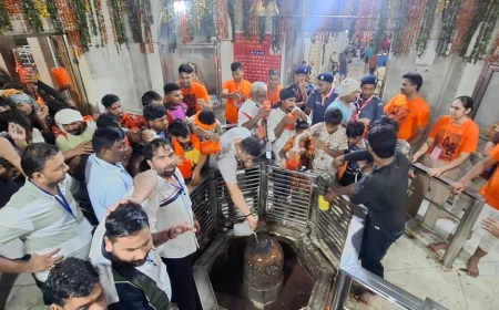 पुरामहादेव मंदिर में उमड़ा केसरिया सैलाब, 10 बजे तक 15 लाख से अधिक कांवड़ियों ने किया जलाभिषेक