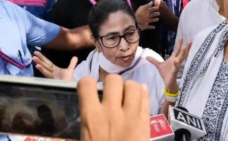 ममता बनर्जी के काफिले पर हमला, प्रदर्शनकारियों ने फेंके पत्थर-जूते; पुलिस पर लगाए गंभीर आरोप