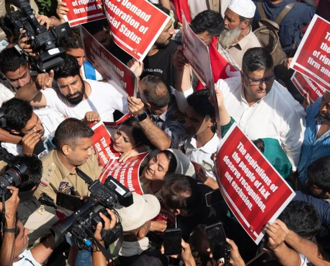 अनुच्छेद 370 हटने के सात साल: राज्य का दर्जा बहाल करने की मांग तेज, सियासी बयानबाजी हुई तेज