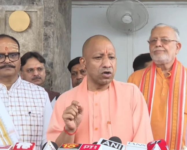 यूपी विधानसभा का मानसून सत्र हंगामे की भेंट, अनुपूरक बजट पर चर्चा नहीं; सीएम योगी ने विपक्ष को घेरा