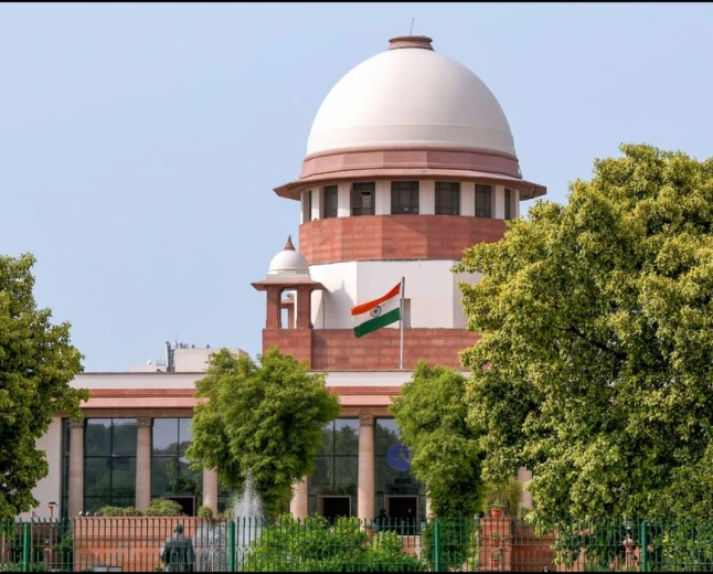 सुप्रीम कोर्ट से आर्ट ऑफ लिविंग को बड़ी राहत, 5 करोड़ रुपये का जुर्माना वापस करने का आदेश