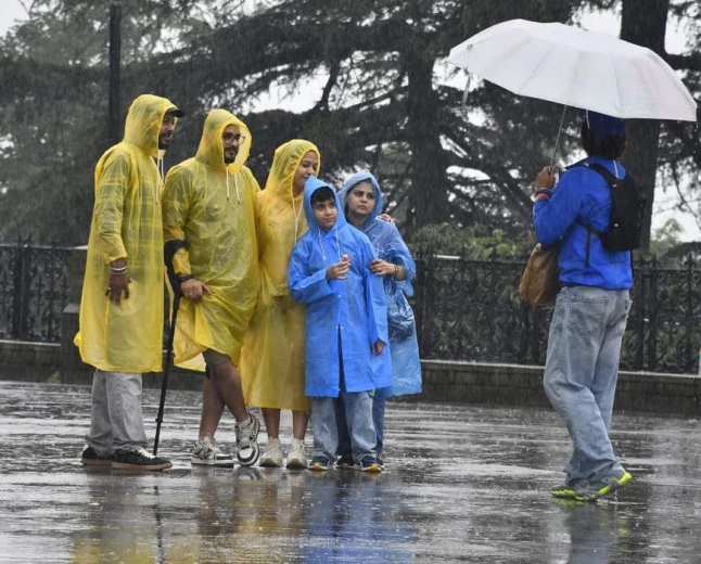 हिमाचल में बारिश और भूस्खलन से बढ़ीं मुश्किलें, 7 अगस्त तक येलो अलर्ट जारी
