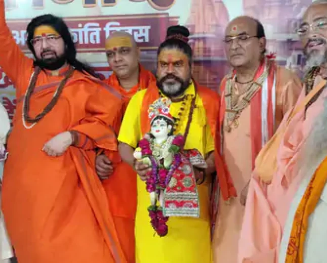 श्रीकृष्ण जन्मभूमि मुक्ति के लिए कारसेवा का ऐलान, संतों ने राष्ट्रपति और CJI को भेजा चार सूत्रीय ज्ञापन